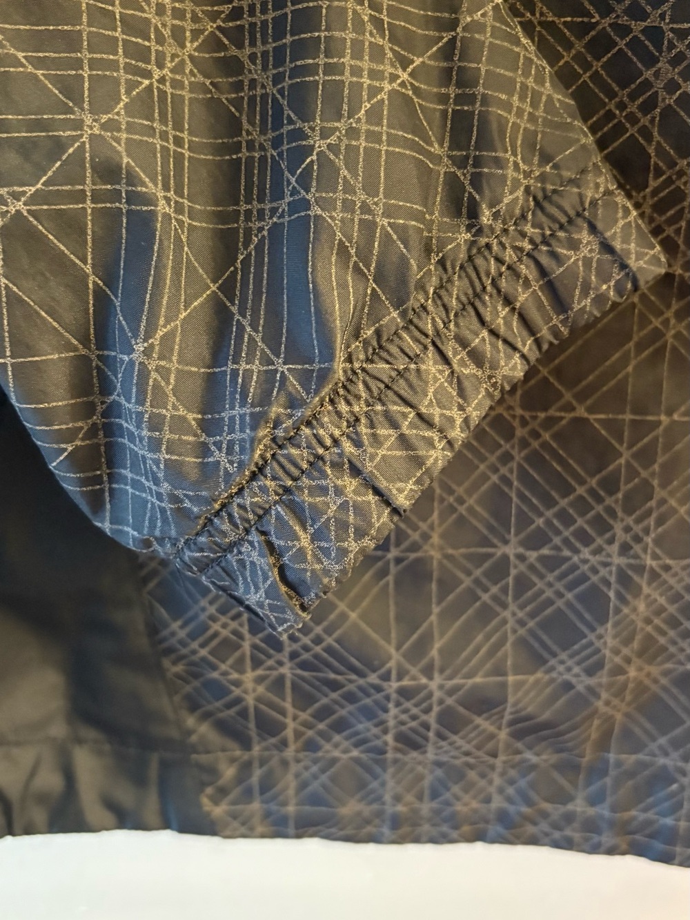 Black and Gray Patterned Running Lightweight Jacket -Nike - Picture 7 of 7